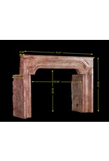 Maison Leon Van den Bogaert Elegante italienische Kaminumrandung aus Kalkstein im Landhausstil