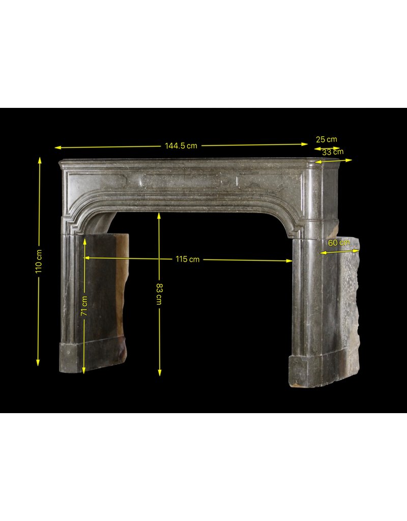 Starker Französischer Antiker Steinkaminmantel