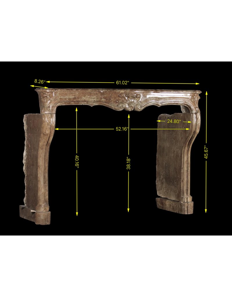 Uno De Los Tipos De Chimenea Antigua De Piedra