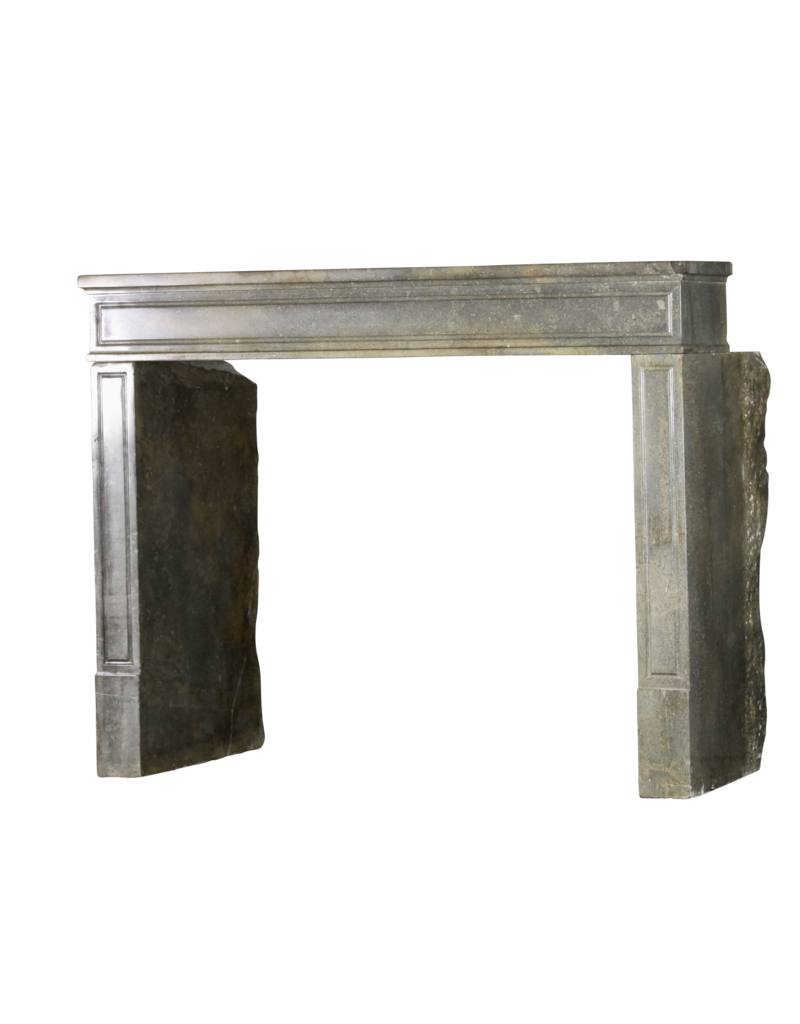 Maison Leon Van den Bogaert Vintage französisch Kaminmaske in hartem Stein