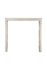 Maison Leon Van den Bogaert Hohe französische Vintage-Kaminumrandung aus Kalkstein im Landhausstil