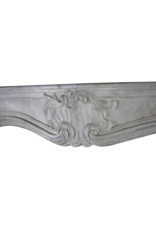 Maison Leon Van den Bogaert Klassische französische Vintage-Kaminumrandung aus Kalkstein