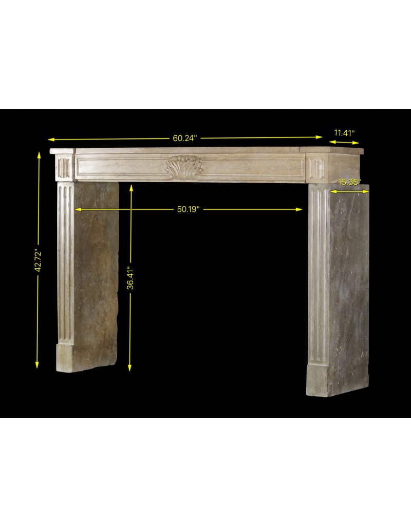 Französische Kamin Maske Im Französischen Landhausstil Aus Zweifarbigem Kalkstein