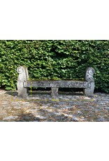 Maison Leon Van den Bogaert Antike französische schlossgartenbank aus Kalkstein