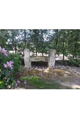 Maison Leon Van den Bogaert Ancien banc de jardin de château en pierre calcaire