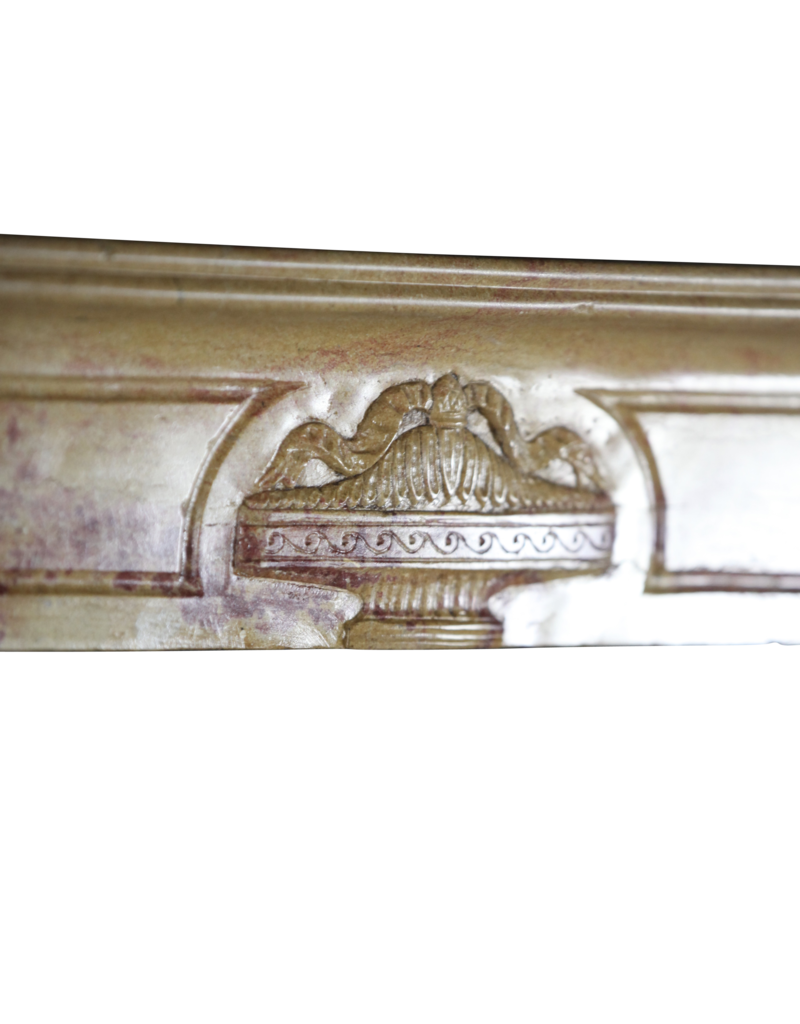 Maison Leon Van den Bogaert Französische Kaminumrandung aus zweifarbigem Hartstein