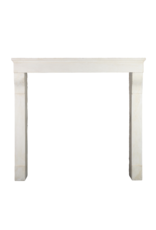 Maison Leon Van den Bogaert Elegante französische Vintage-Kaminumrandung aus Kalkstein im Landhausstil