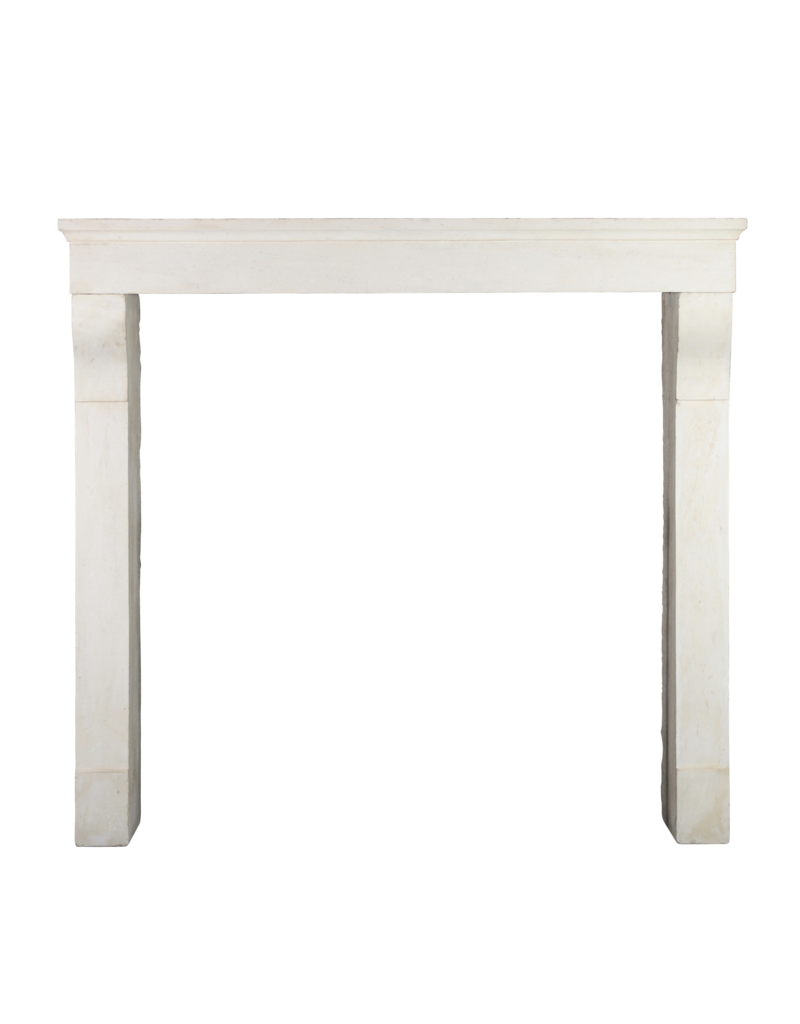 Maison Leon Van den Bogaert Elegante französische Vintage-Kaminumrandung aus Kalkstein im Landhausstil