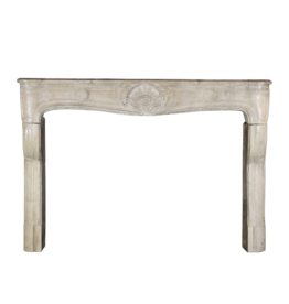 Maison Leon Van den Bogaert Starkes Französisches Kalkstein-Kaminstück aus Der Zeit Louis XV