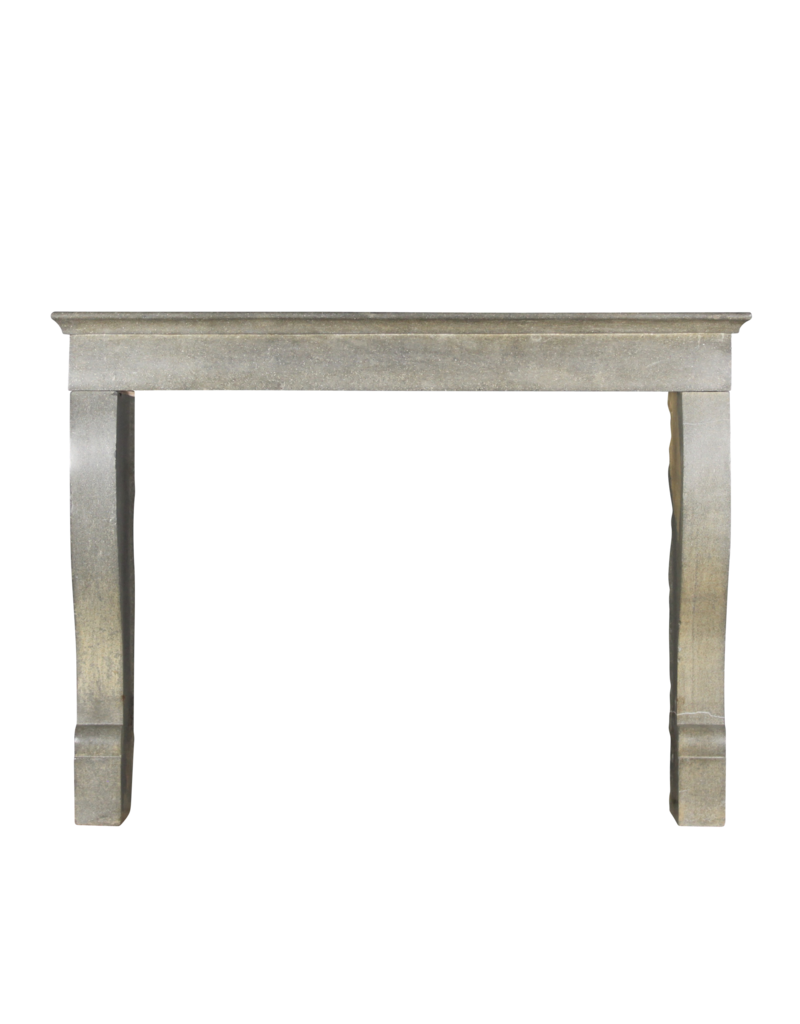 Maison Leon Van den Bogaert Eleganter französischer zweifarbiger Hartsteinkamin