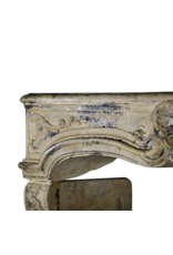 Maison Leon Van den Bogaert Französische Vintage-Kaminumrandung aus Kalkstein im Landhausstil