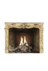 Maison Leon Van den Bogaert Französische Vintage-Kaminumrandung aus Kalkstein im Landhausstil