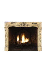 Maison Leon Van den Bogaert Französische Vintage-Kaminumrandung aus Kalkstein im Landhausstil