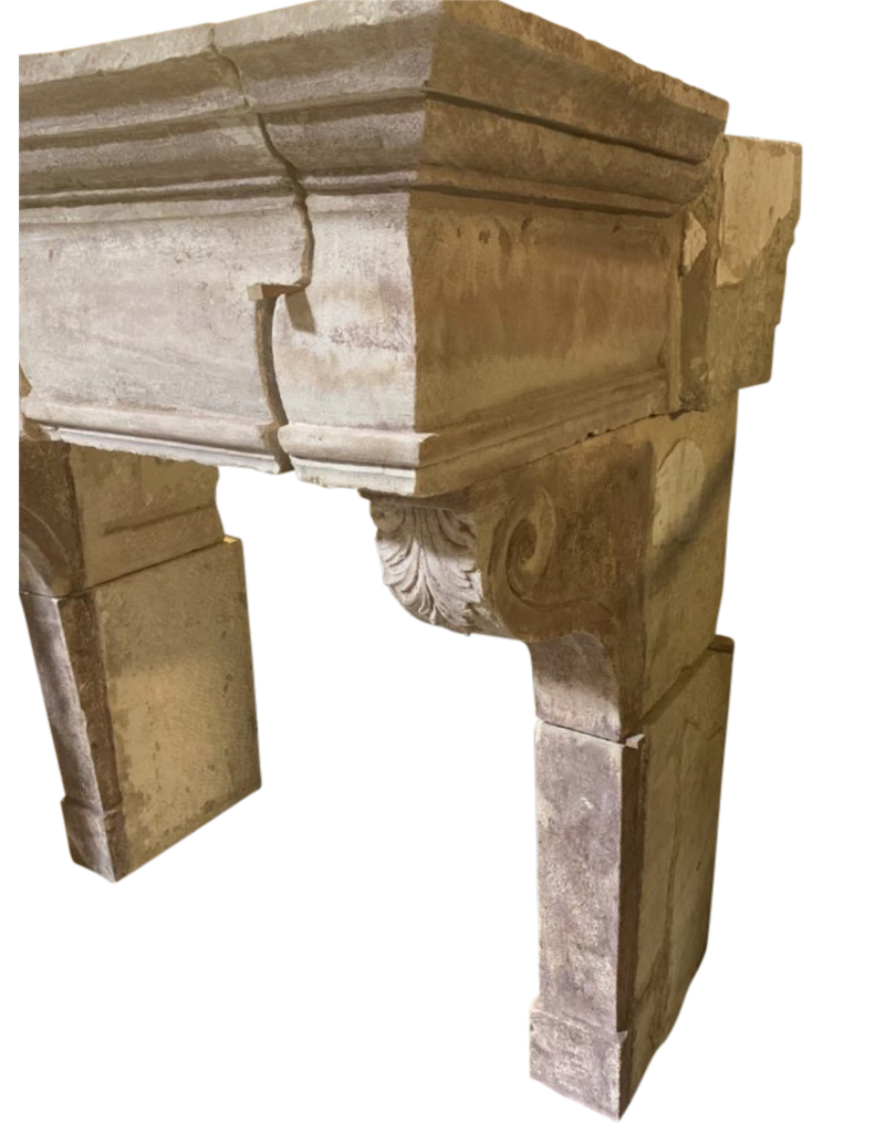 Maison Leon Van den Bogaert Französische Vintage-Kaminumrandung aus Kalkstein aus der Renaissance