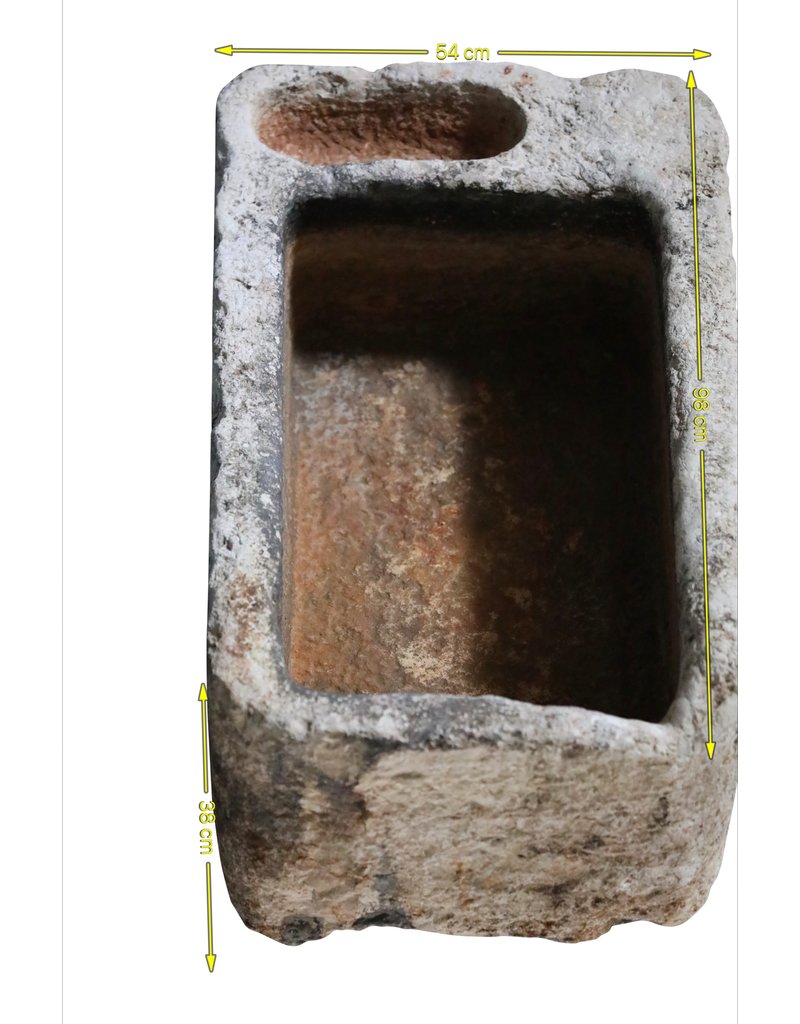 Maison Leon Van den Bogaert Französisches Waschbecken aus Hartkalkstein im Bauernhausstil
