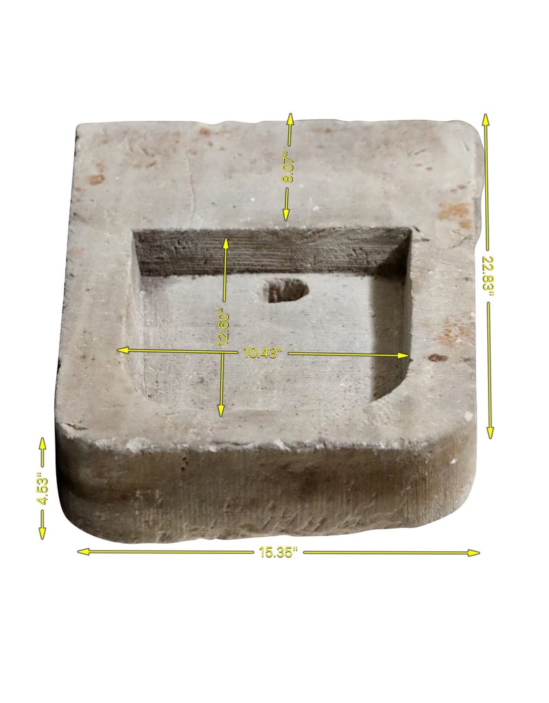 Maison Leon Van den Bogaert Lavabo murale en pierre — état rustique