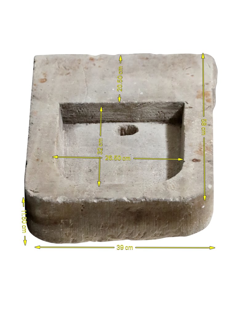 Maison Leon Van den Bogaert Lavabo murale en pierre — état rustique