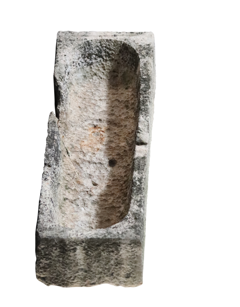 Maison Leon Van den Bogaert Rustikales französisches Kalksteintrogfragment