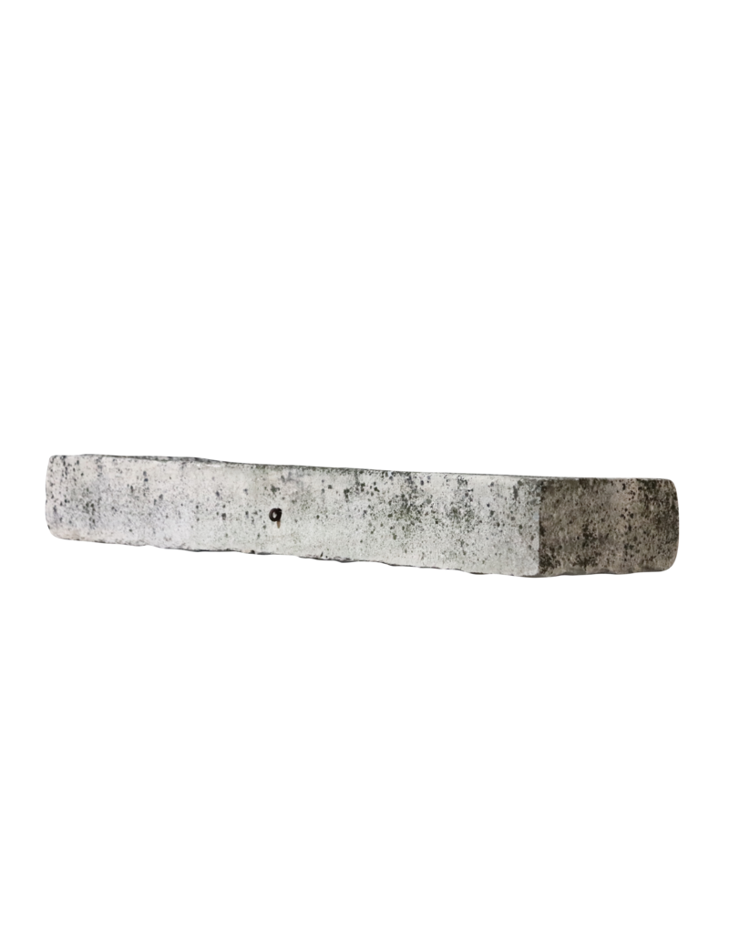 Fragmento De Comedero Antigua De Piedra Caliza Francesa Rústica En Piedra Caliza
