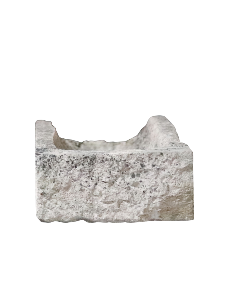 Maison Leon Van den Bogaert Trogfragment aus Kalkstein