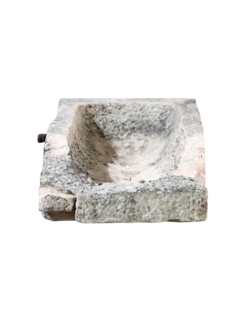Maison Leon Van den Bogaert Trogfragment aus Kalkstein