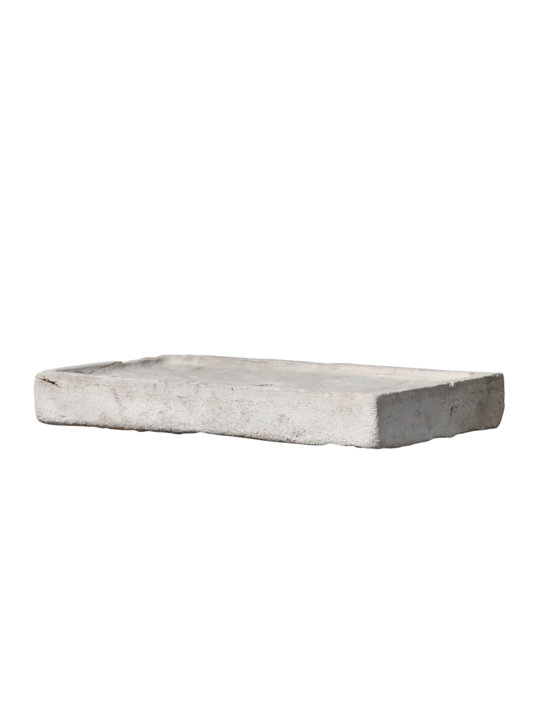 Maison Leon Van den Bogaert Wiedergewonnenes Fragment eines Kalksteinwaschbeckens