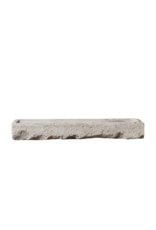 Maison Leon Van den Bogaert Wiedergewonnenes Fragment eines Kalksteinwaschbeckens
