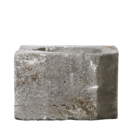 Maison Leon Van den Bogaert Reclaimed Wellhead Stone