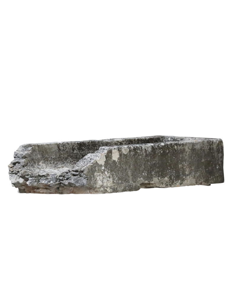 Maison Leon Van den Bogaert Rustikales französisches Kalksteintrogfragment