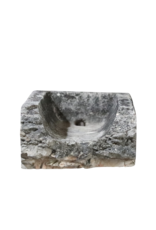 Maison Leon Van den Bogaert Rustikales französisches Kalksteintrogfragment