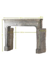 Maison Leon Van den Bogaert Französische rustikale Kaminumrandung mit Patina