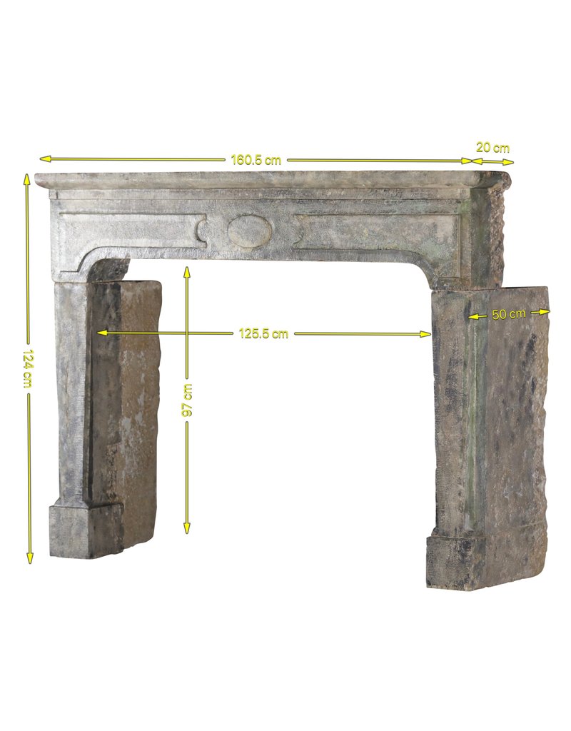 Maison Leon Van den Bogaert Französische rustikale Kaminumrandung mit Patina
