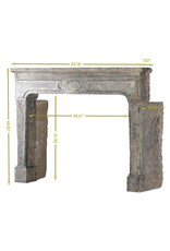 Maison Leon Van den Bogaert Französische rustikale Kaminumrandung mit Patina