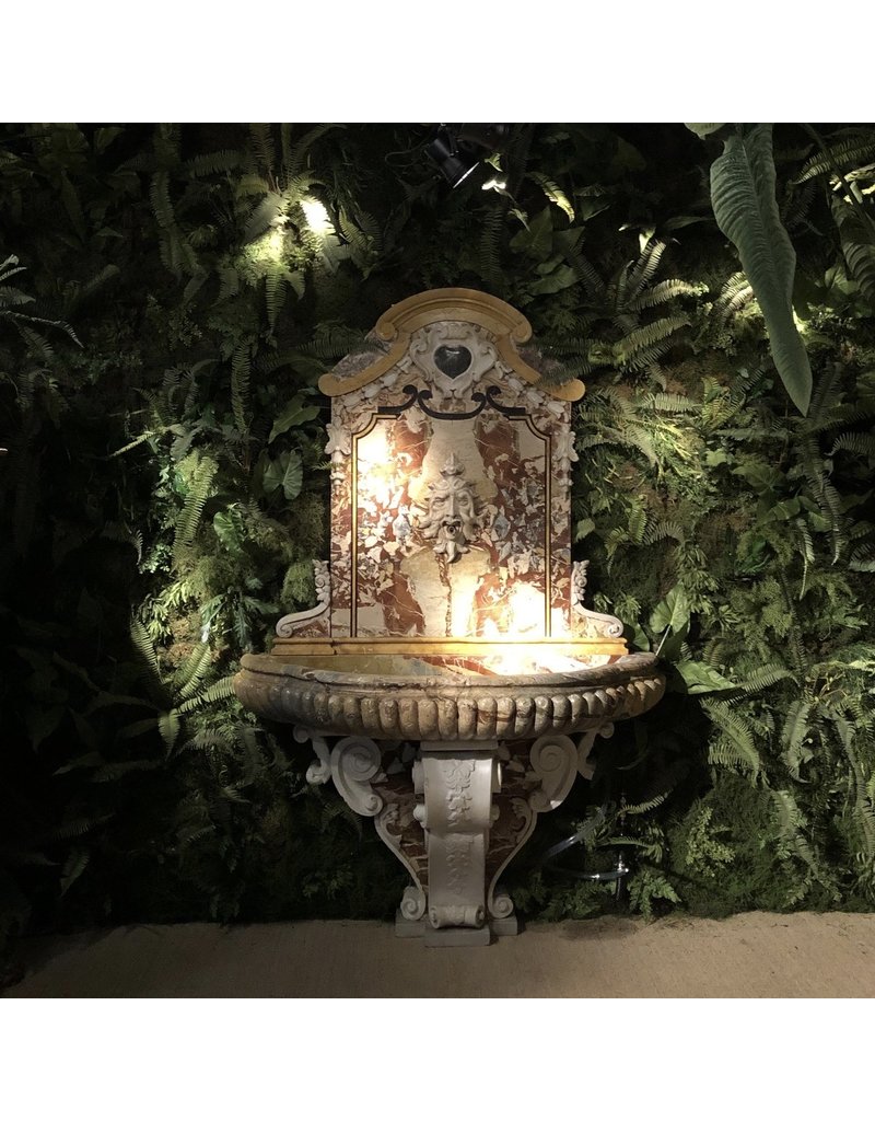 Maison Leon Van den Bogaert Paar Monumentale Sarrancolin Marmeren Muurfontein