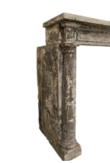 Maison Leon Van den Bogaert Originale Kaminumrandung aus Kalkstein