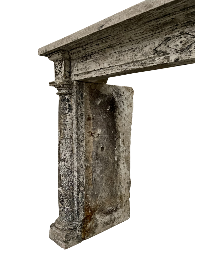 Maison Leon Van den Bogaert Originale Kaminumrandung aus Kalkstein