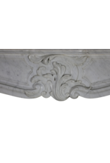 Klassischer Kamin aus weißem Marmor im Regency-Stil