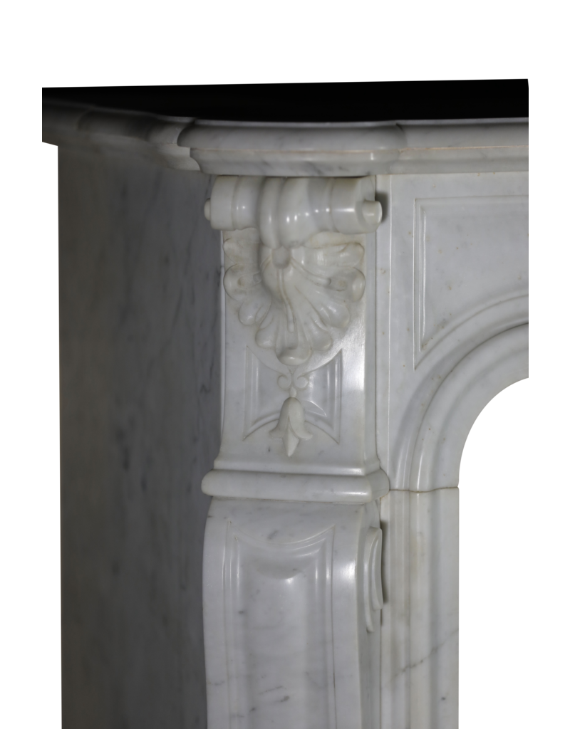Maison Leon Van den Bogaert Klassischer Kamin aus weißem Marmor im Regency-Stil