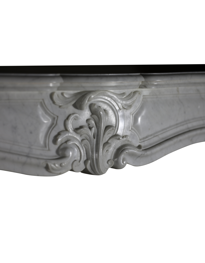 Maison Leon Van den Bogaert Cheminée Décorative En Marbre Blanc De Style Régence Classique