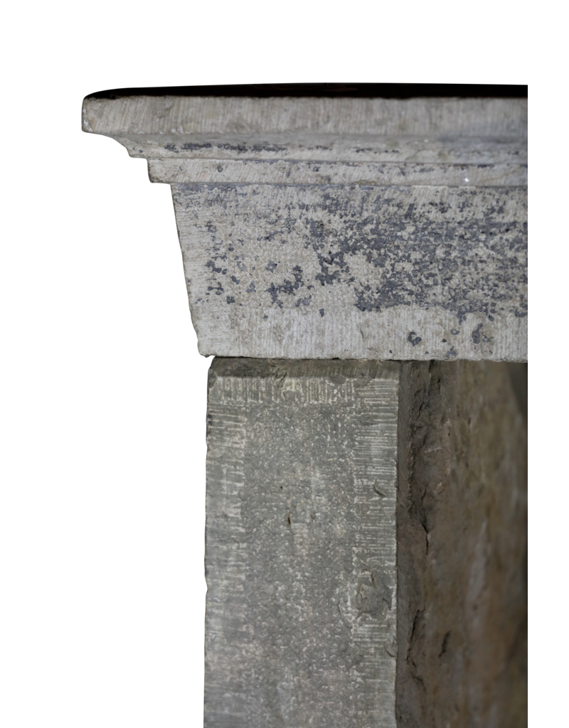 Maison Leon Van den Bogaert Chimenea Rústica Y Fuerte De Piedra Bicolor
