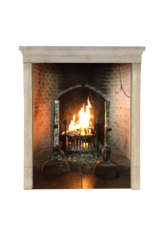 The Antique Fireplace Bank Elegante französische Kalkstein-Kamin-Einfassung