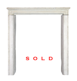 Maison Leon Van den Bogaert Small Country Limestone Mantle
