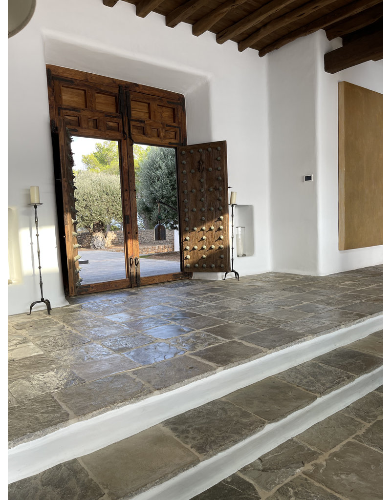 Maison Leon Van den Bogaert Originale mittelalterliche Bodenfliesen aus Spanien
