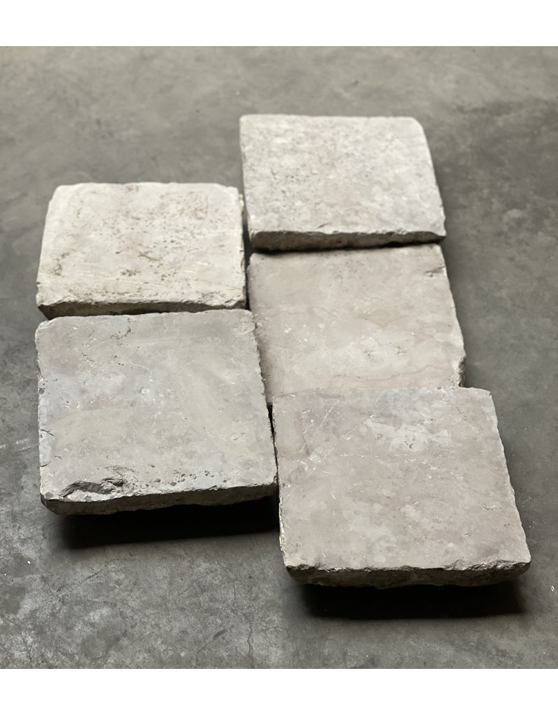 Maison Leon Van den Bogaert Originale mittelalterliche Bodenfliesen für ein authentisches Projekt