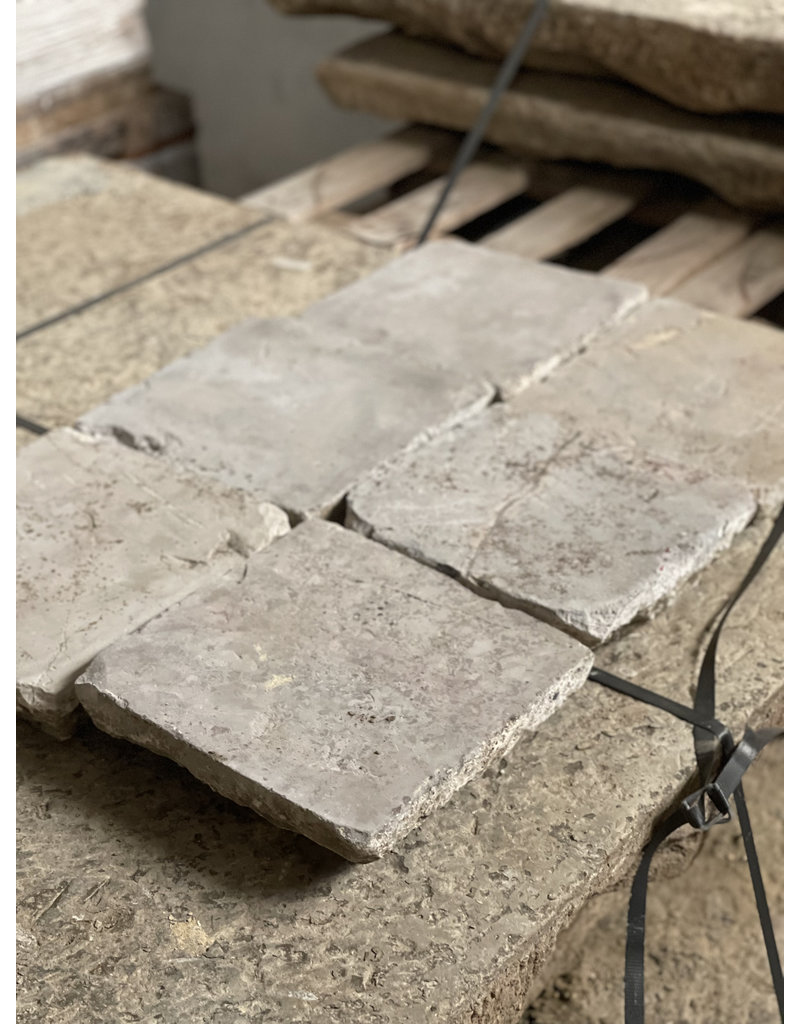 Maison Leon Van den Bogaert Originale mittelalterliche Bodenfliesen für ein authentisches Projekt