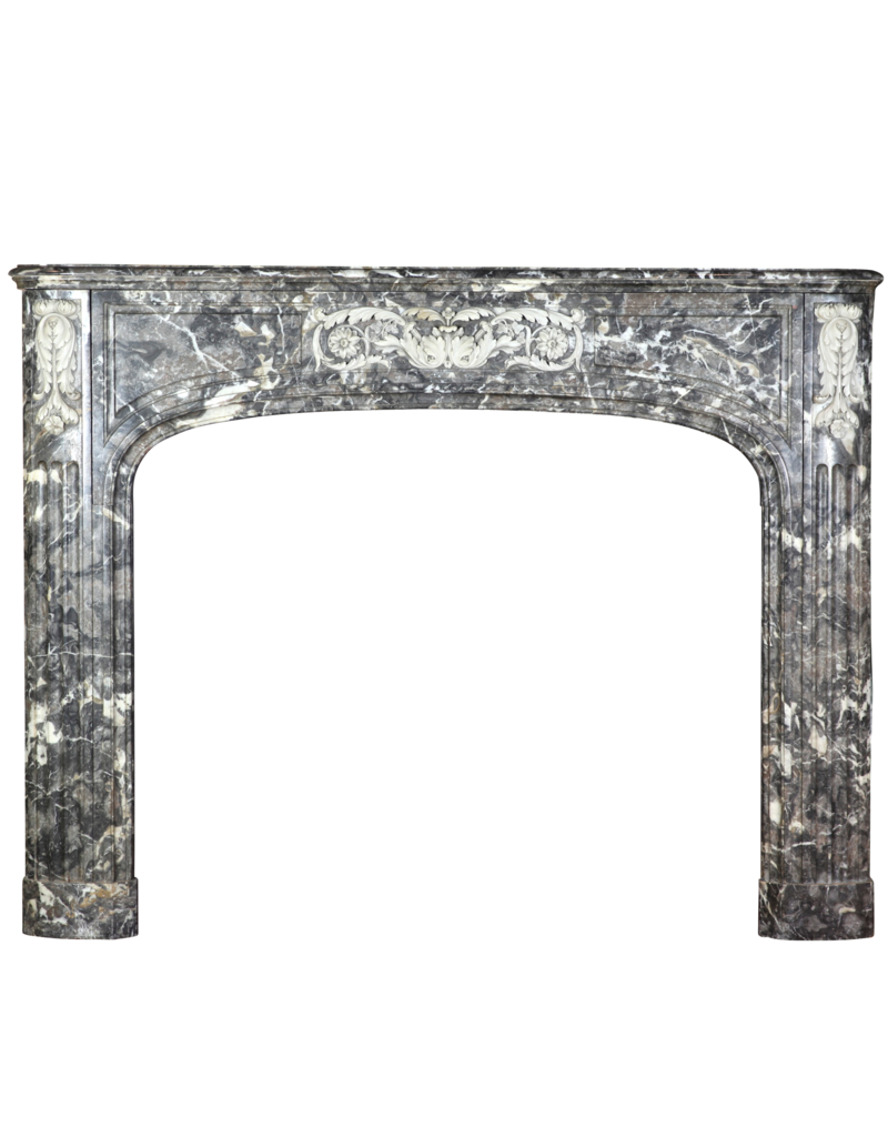Chique Belgian 18Th Century Vintage Fireplace Mantel