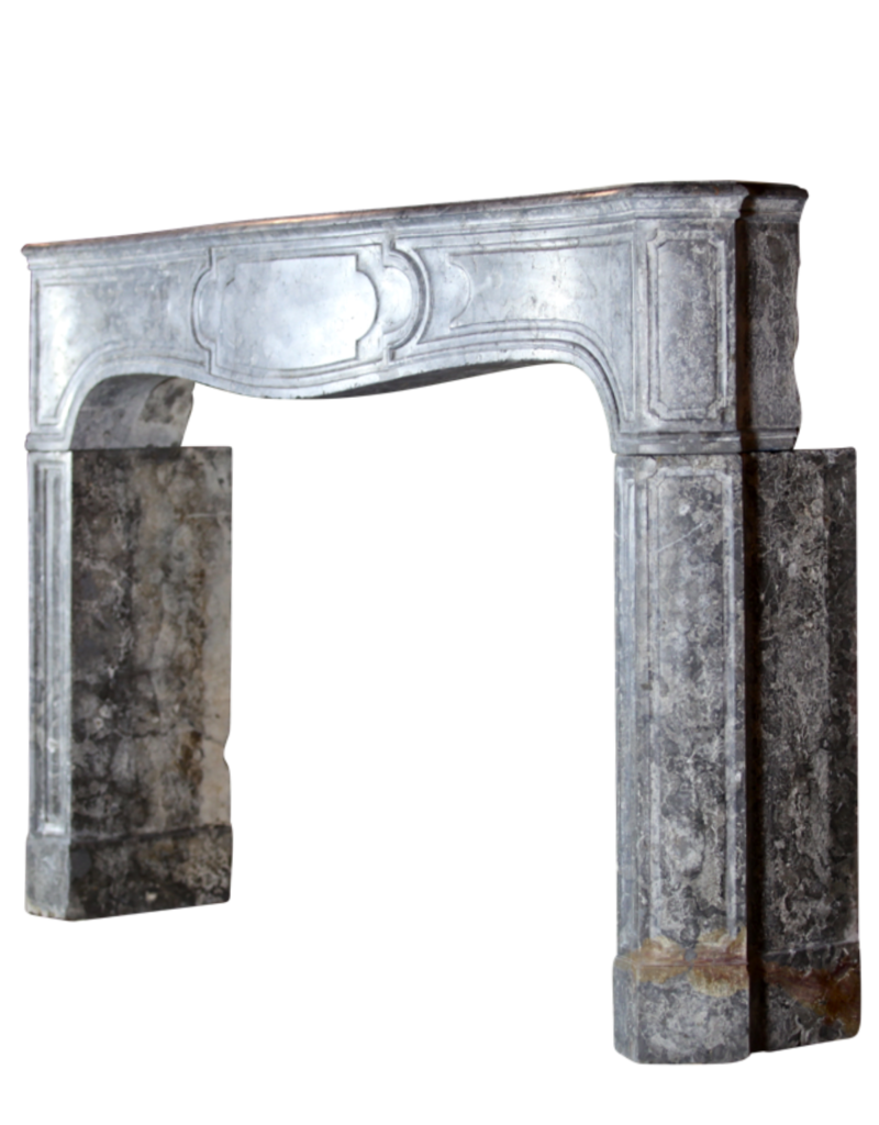 Maison Leon Van den Bogaert Vintage-Kaminumrandung aus oxidiertem Hartstein