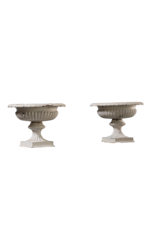 Maison Leon Van den Bogaert Paar französische Vintage-Gartenvasen