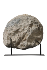 Maison Leon Van den Bogaert Fossile D'Ammonite Particulièrement Grand Sur Un Socle En Acier