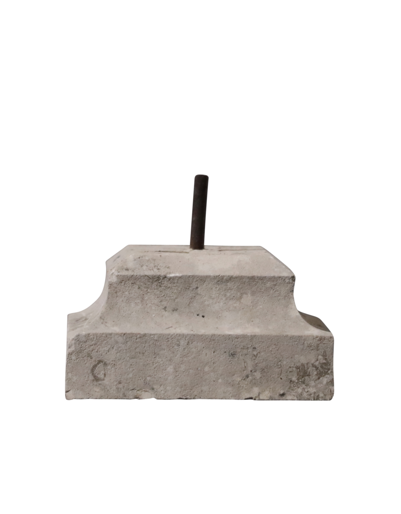 Maison Leon Van den Bogaert Hard Stone Base